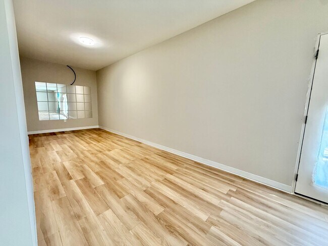 Building Photo - 516 Vivian Lee Ln