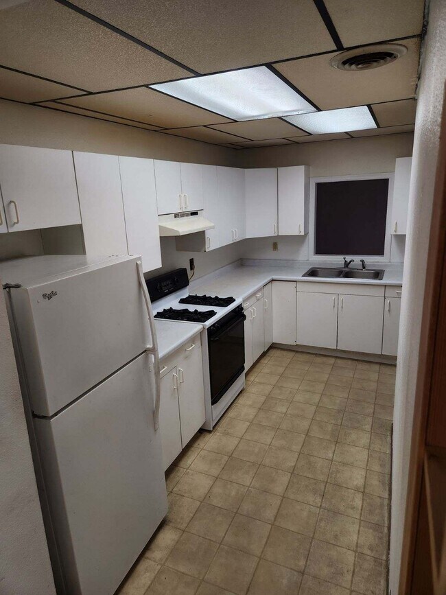 Building Photo - The Dentist Building