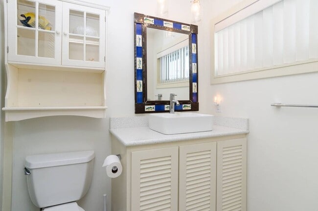 Building Photo - 1102 N Lumina Ave