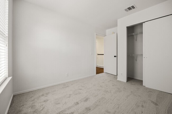 Building Photo - 3304 Captain Ladd Ct