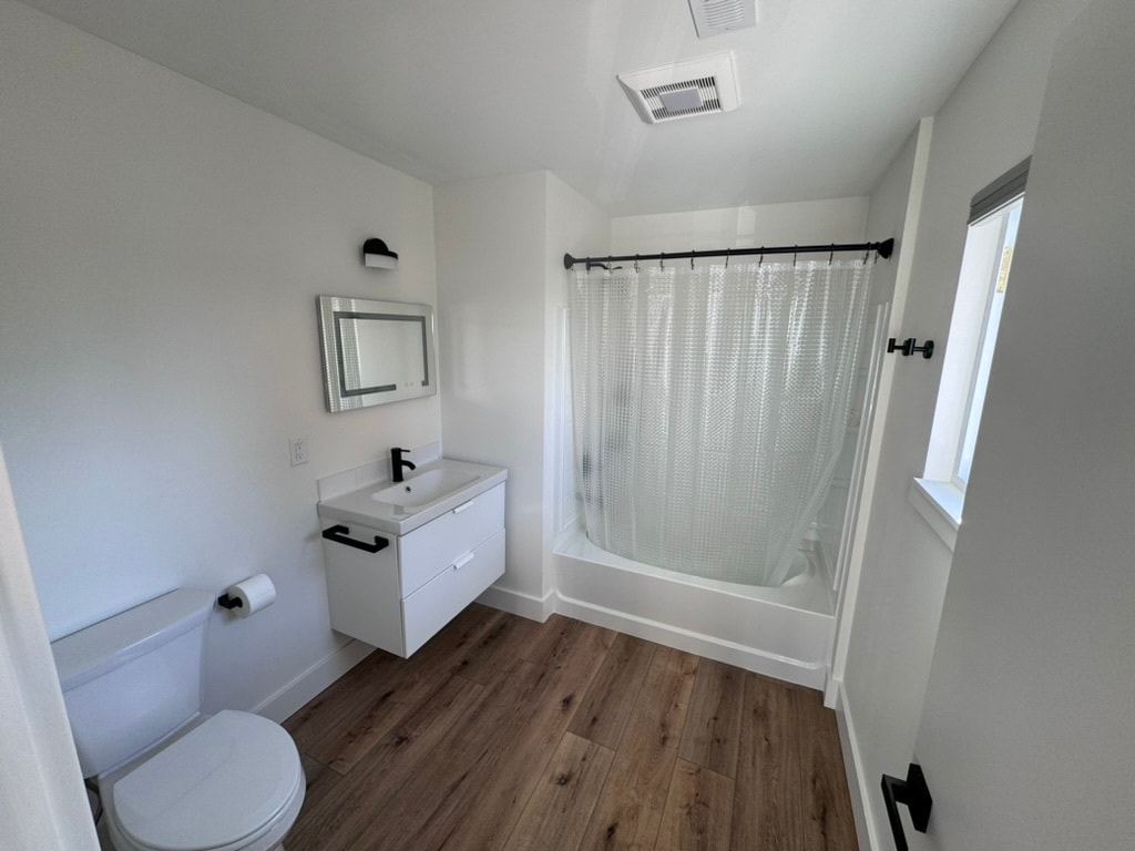 Building Photo - 114 E Prentiss St