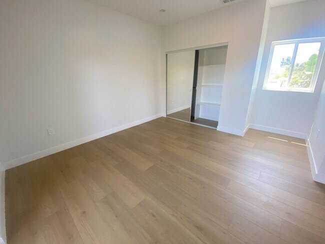 Building Photo - 4641 W 130th St