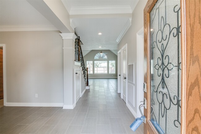 Building Photo - 5125 Carriage Bend Dr