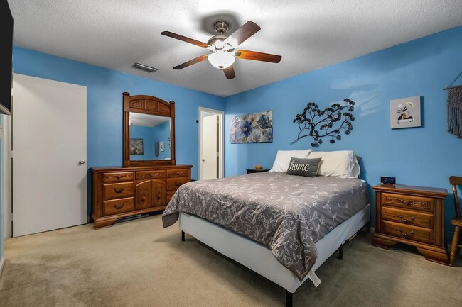 Building Photo - 2815 Misty Garden Cir