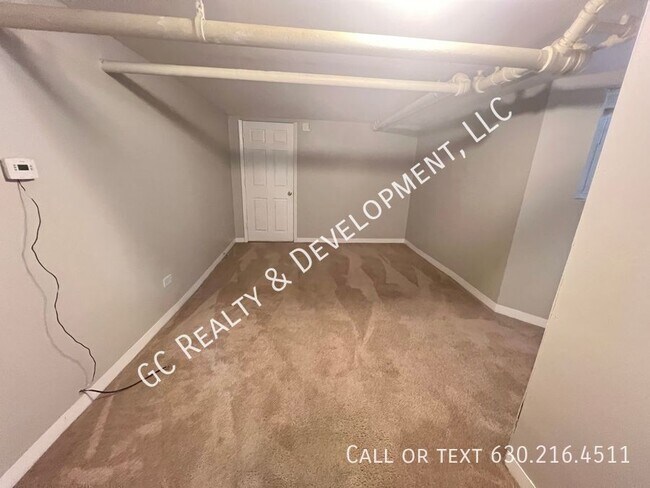 Building Photo - 5410 W Berteau Ave