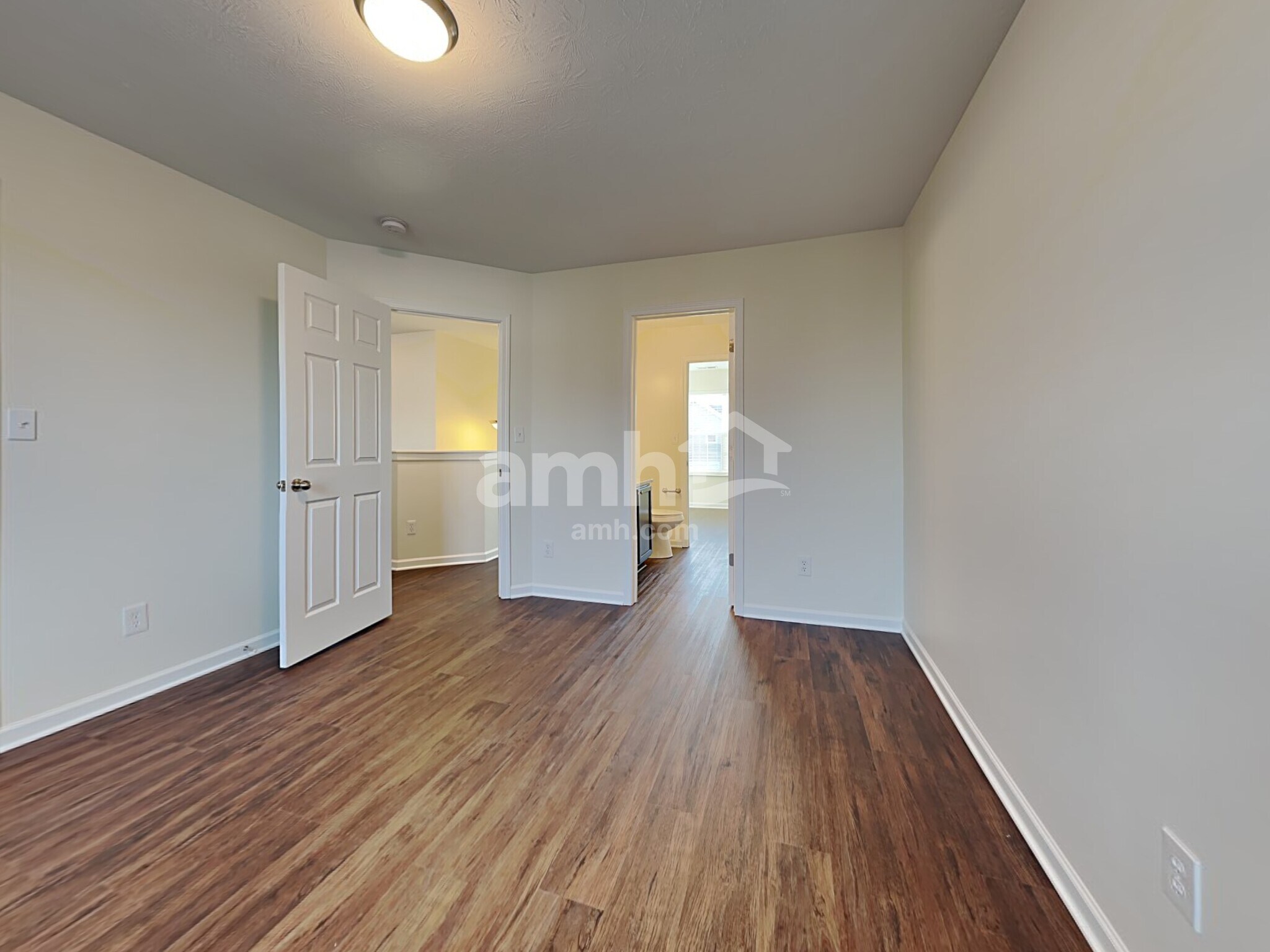 Building Photo - 906 Northwich Ave