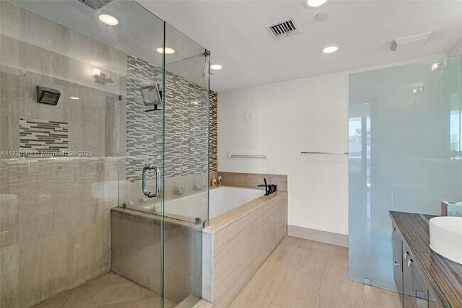 Building Photo - 5875 Collins Ave