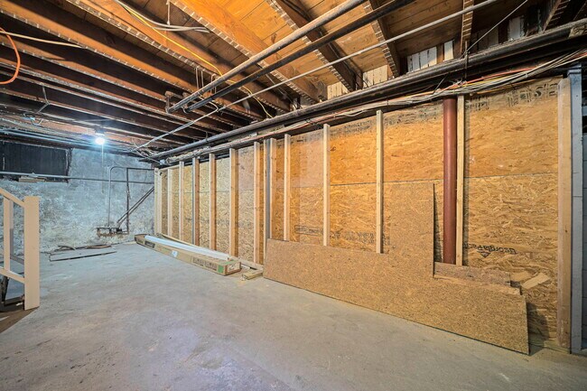 Building Photo - 104 Greaton Rd