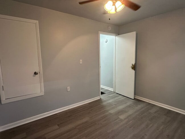 Building Photo - 2 Bed Row Home- Chester, PA