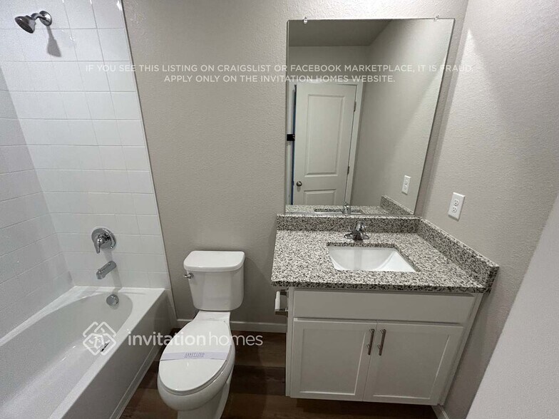 Building Photo - 2161 Christina St