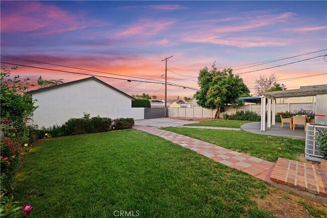 Building Photo - 16521 Plummer St