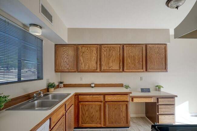 Building Photo - 4208 Ave Palermo