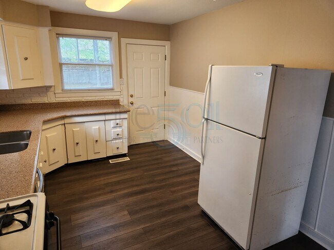 Building Photo - Forest Park School District!