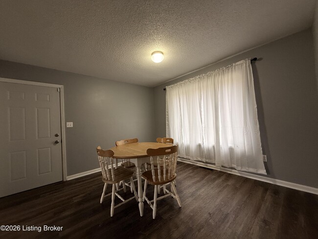 Building Photo - 2009 Sunbeam Rd