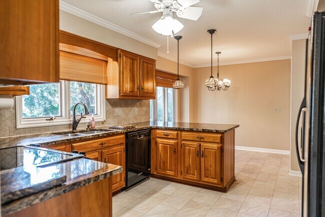 Building Photo - 285 Sugar Gum Ln