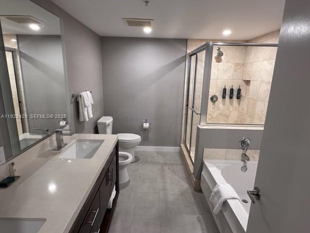 Building Photo - 17375 Collins Ave