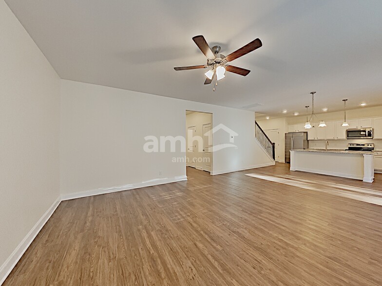 Building Photo - 432 Charity Ln