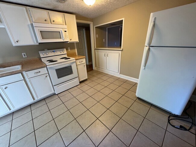 Building Photo - 1036 Park St