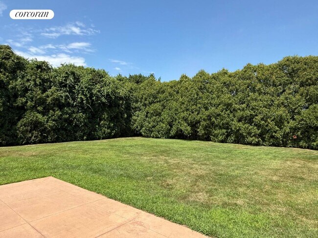 Building Photo - 3220 Delmar Dr