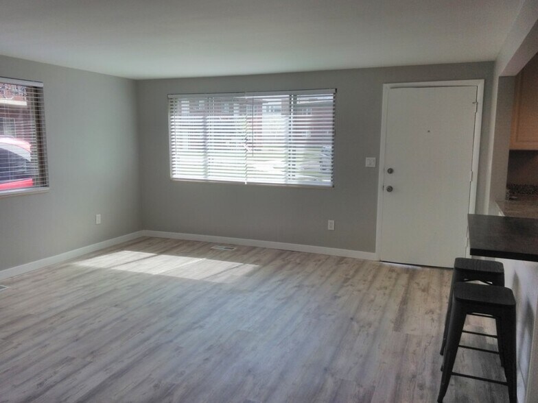 Building Photo - 839 Fairmont Cir