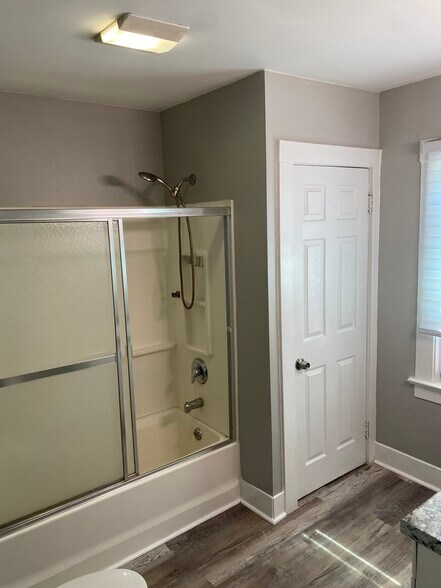 Building Photo - 344 Fairport Rd