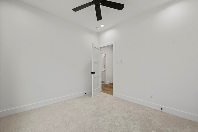 Building Photo - 8417 Venus St