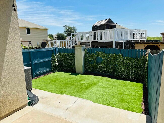 Building Photo - 5812 Montevista Dr