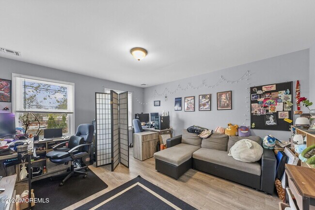 Building Photo - 816 King Georges Rd