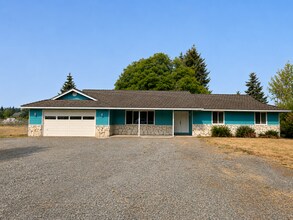 Building Photo - Must See 3 BED/2 Bath Rambler in Yelm Available 8/10/26! Close to JBLM!!!