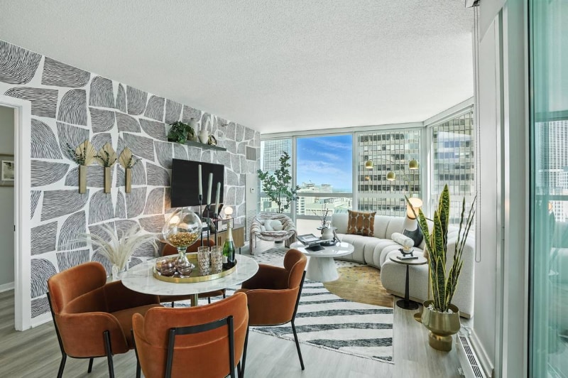 Building Photo - 323 E Ohio St