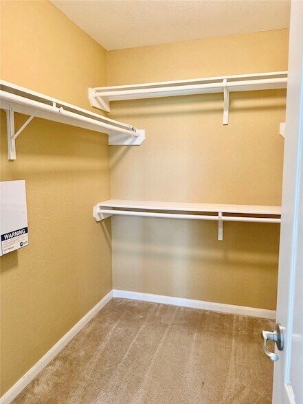 Building Photo - 16010 Limestone Lake Dr