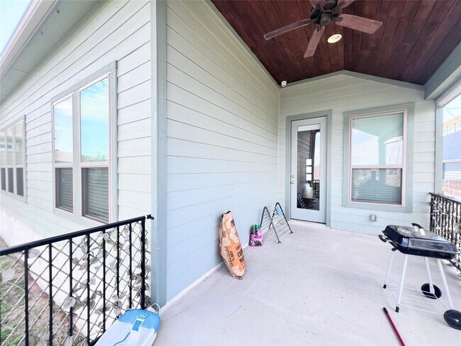 Building Photo - 9616 Grapevine Leaf Dr