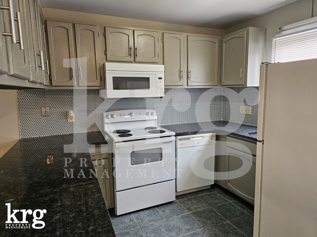 Building Photo - 521 Tate St