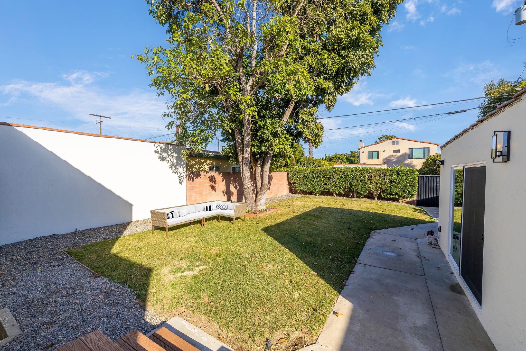 Building Photo - 3758 Gaviota Ave