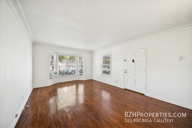 Building Photo - 7758 Rosewood Ave