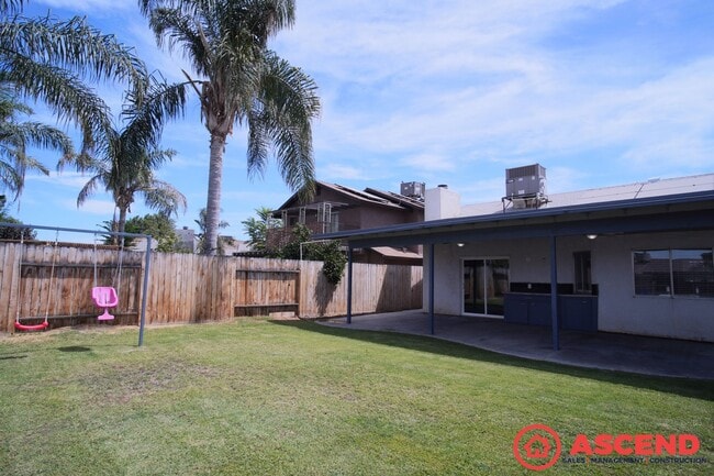Building Photo - Charming Home in Southwest Bakersfield!