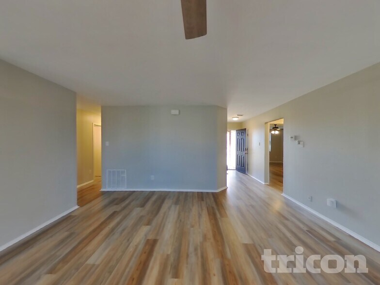 Building Photo - 1837 Wildrose Dr