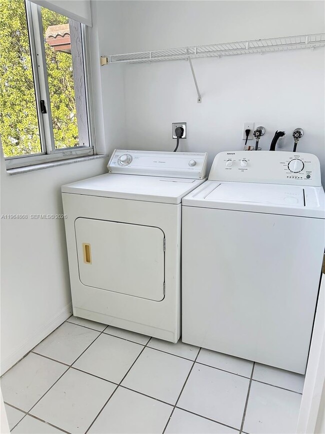 Building Photo - 8715 SW 152nd Ave