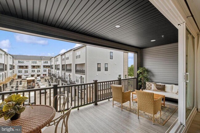 Building Photo - 14954 Deco Cir