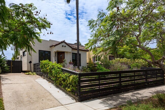 Building Photo - 4762 E Mountain View Dr