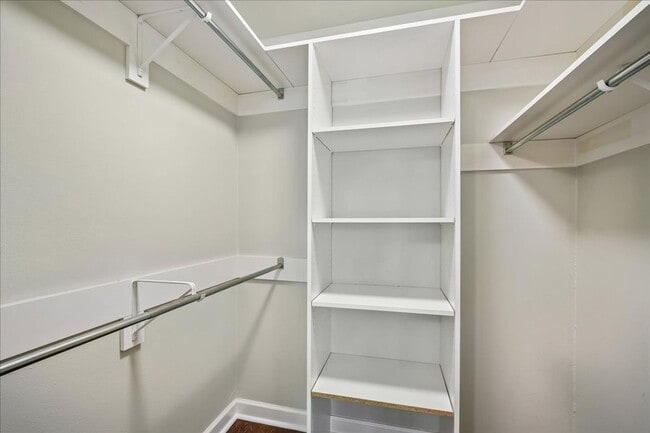 Building Photo - 9907 Blundon Dr