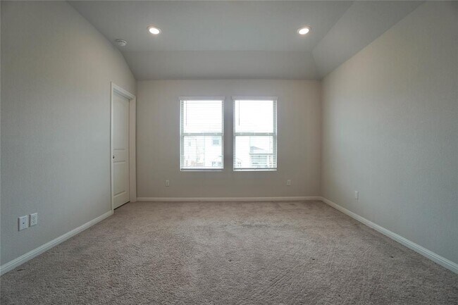 Building Photo - 2513 Danbury Ln