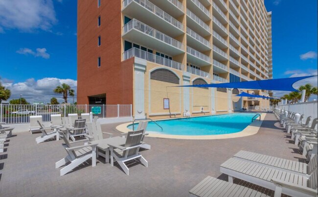 Building Photo - 365 E Beach Blvd