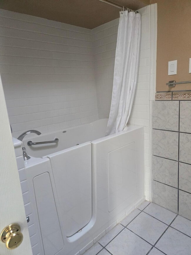 Building Photo - 3865 Redwing Pl