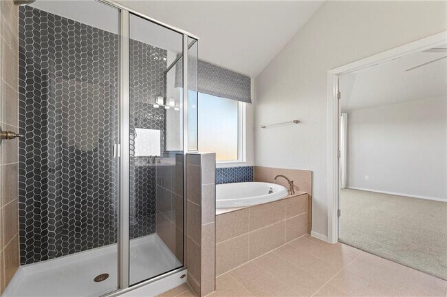 Building Photo - 102 Crooked Trail