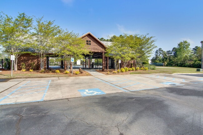 Building Photo - 200 Woodward Rd