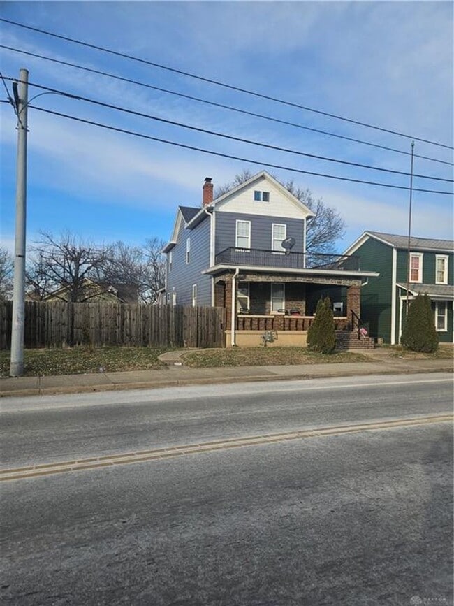 Building Photo - 925 Xenia Ave