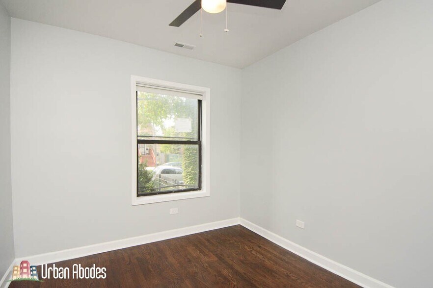 Building Photo - 3301 N Harding Ave