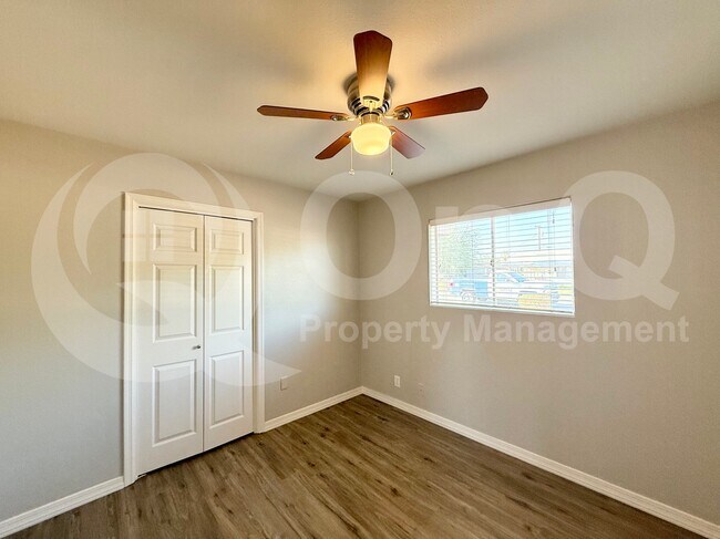 Building Photo - 1307 W Elna Rae St