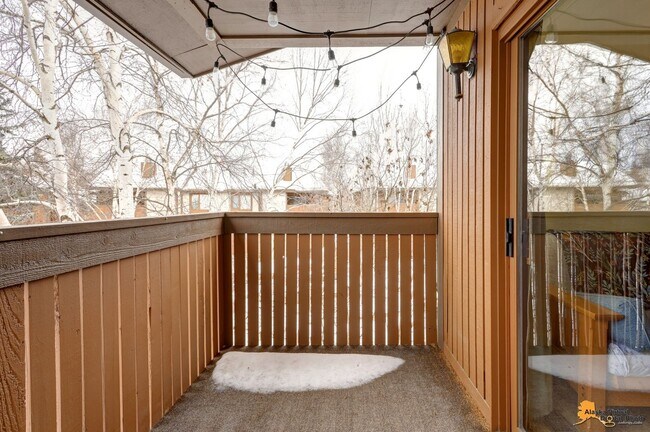 Building Photo - South Anchorage 2 bed/2 bath Condo with Garage and In Unit Laundry